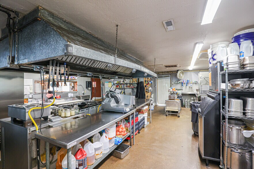 More Photos Of 15649 US-68, Benton Restaurant For Sale