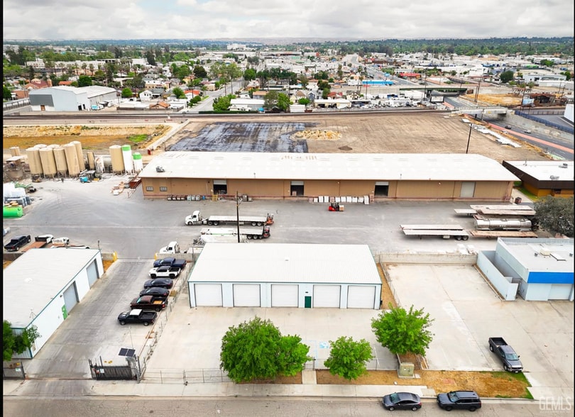 More Photos Of 150 Hayden Ct, Bakersfield Distribution For Sale