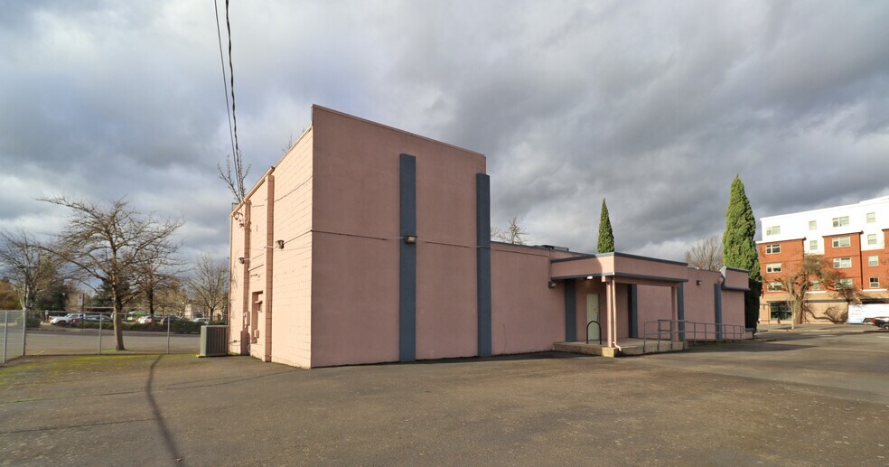 More Photos Of 505 S A St, Springfield Storefront Retail Office For Sale