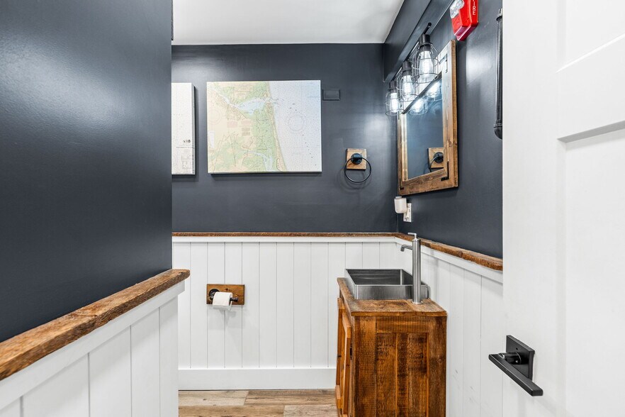 More Photos Of 19-23 Pleasant St, Newburyport Office For Sale