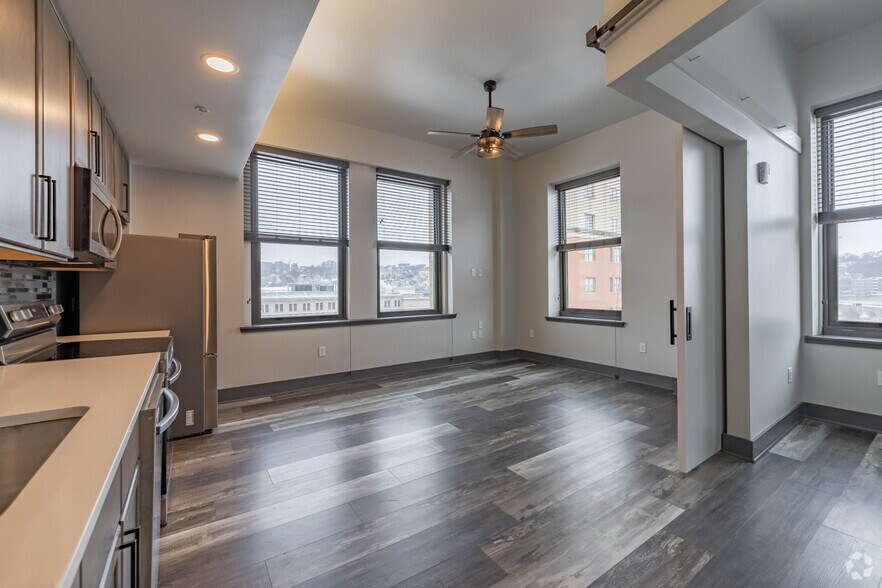 More Photos Of 830 Main St, Cincinnati Apartments For Lease