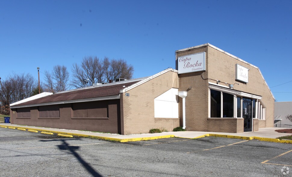 More Photos Of 3010 Sands Dr, Greensboro Restaurant For Lease