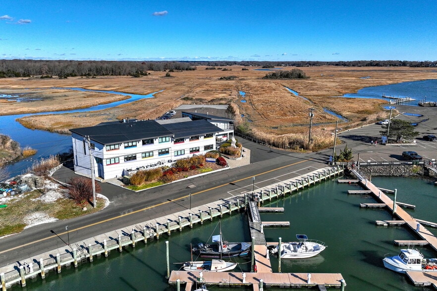 More Photos Of 530 Old Whitfield St, Guilford Office For Sale