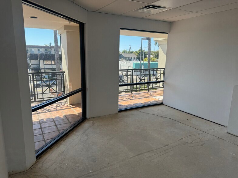 More Photos Of 730 S Pacific Coast Hwy, Redondo Beach Office For Lease