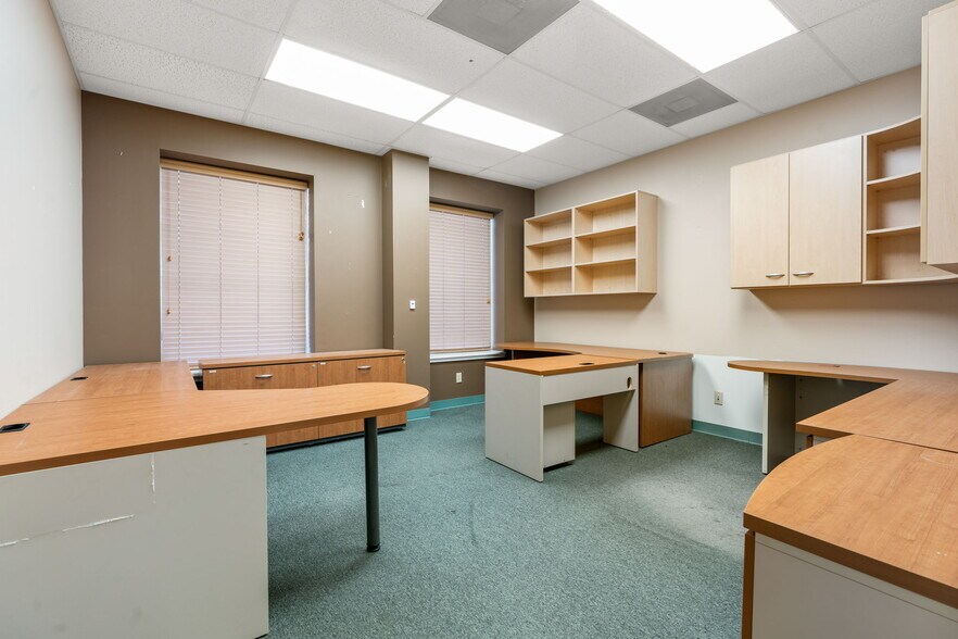 More Photos Of 2200 Sciaaca Rd, Spring Office For Sale