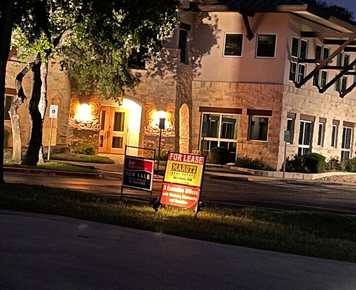 More Photos Of 3821 Juniper Trace, Bee Cave Loft Creative Space For Sale