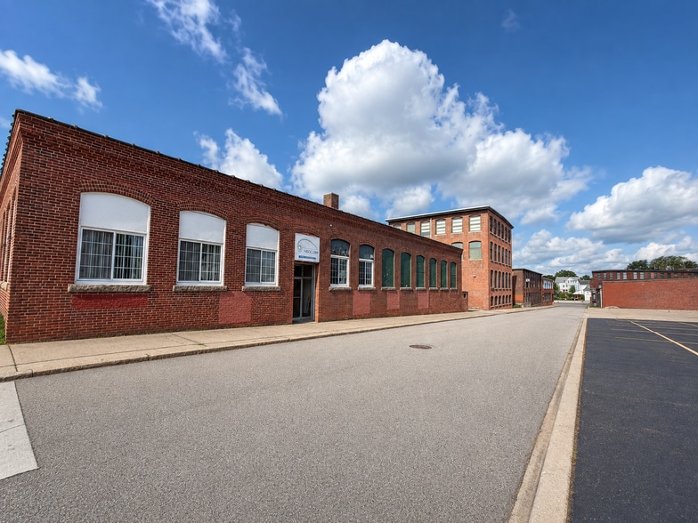 More Photos Of 358 Lowden St, Pawtucket Manufacturing For Sale