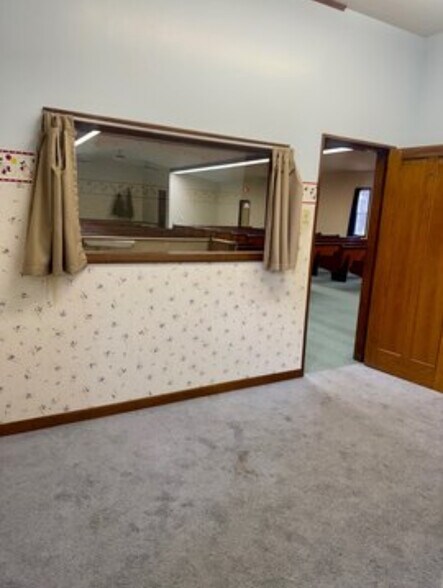 More Photos Of 115 S Pierce St, Crestline Religious Facility For Sale