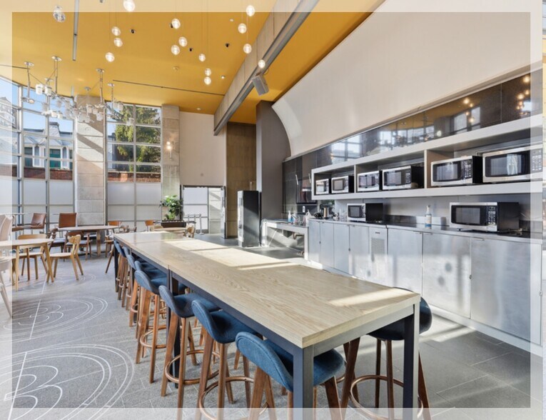 More Photos Of 3536 Boul Saint-Laurent, Montréal Office For Sale