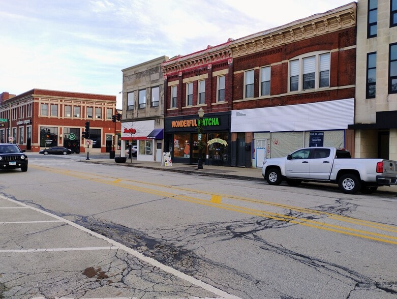 More Photos Of 6 W Burlington Ave, La Grange Storefront Retail Residential For Lease