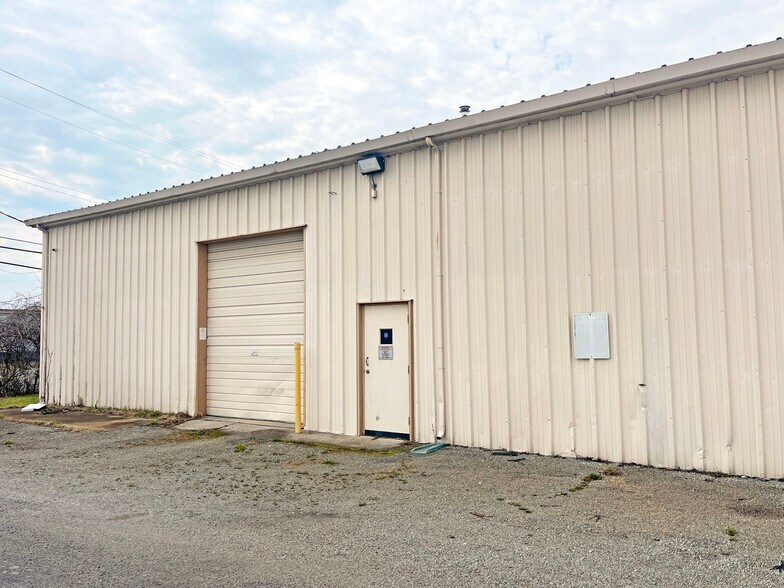 More Photos Of 2925 Switzer Ave, Columbus Warehouse For Lease