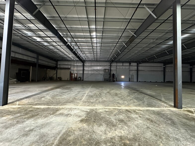 More Photos Of 1100 N Main St, Three Rivers Manufacturing For Lease