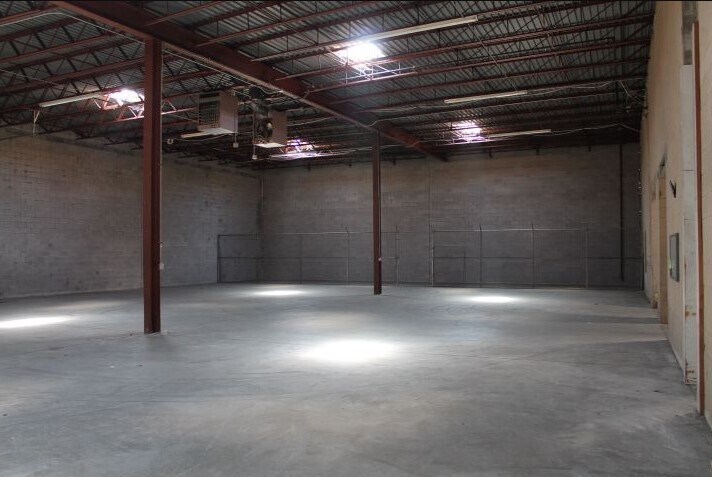 More Photos Of 3070 Lumby Dr, Decatur Warehouse For Lease