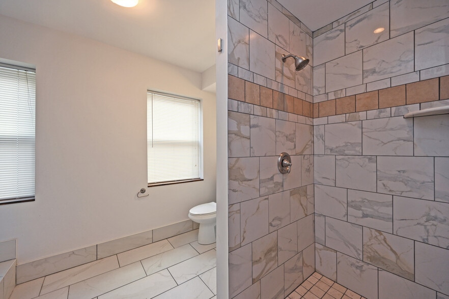 More Photos Of 226 E Clifton Ave, Cincinnati Apartments For Sale