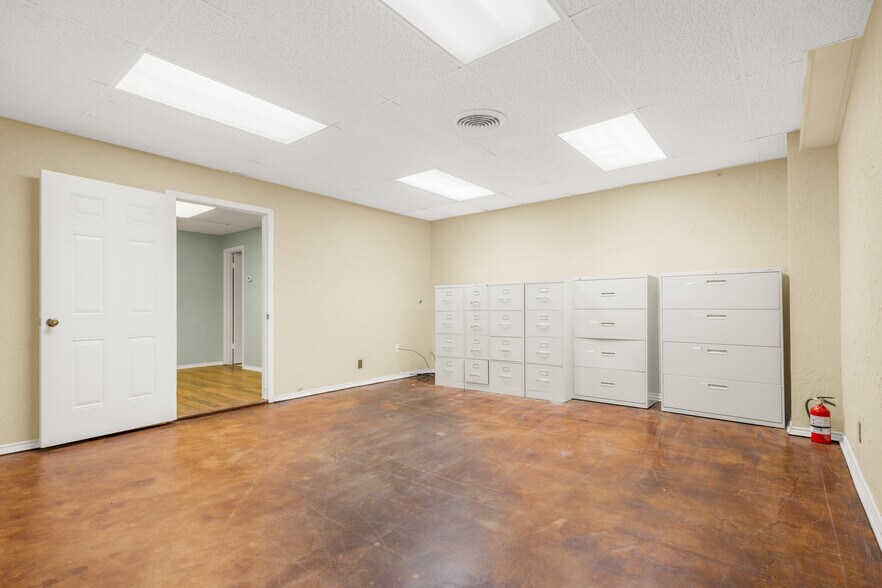 More Photos Of 101 S Main St, Quitman Office For Sale