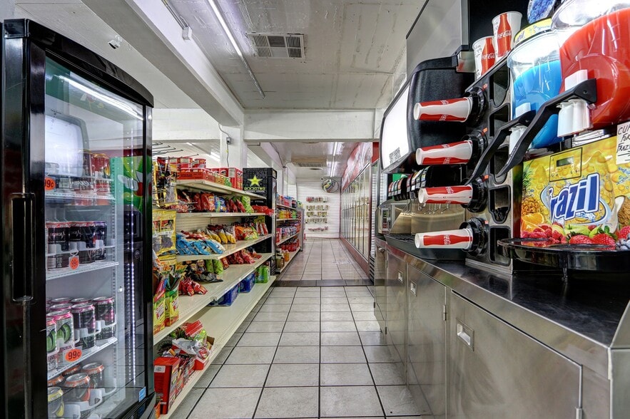 More Photos Of 21-31 W Army St, Henderson Storefront For Sale