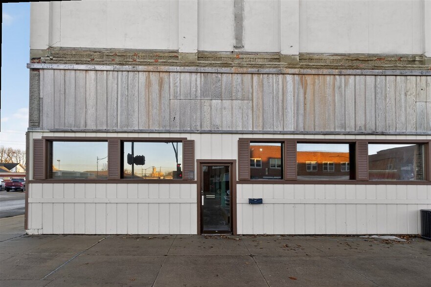 More Photos Of 602 G Ave, Grundy Center Fast Food For Sale