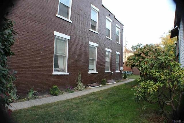 More Photos Of 562 5th Ave, Troy Specialty For Lease