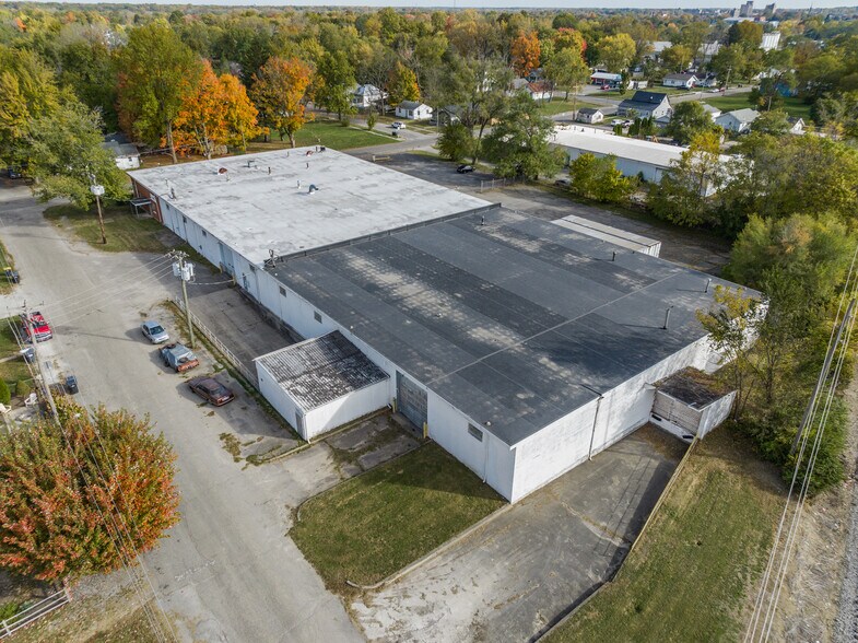 More Photos Of 1825 W 18th St, Anderson Warehouse For Sale