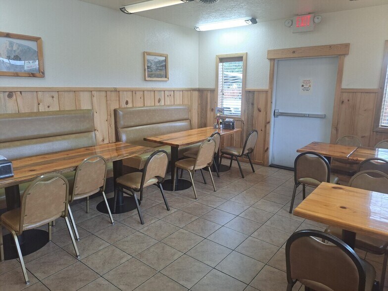 More Photos Of 500 W North St, Enterprise Restaurant For Sale
