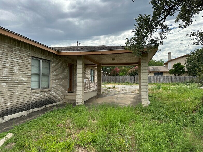 More Photos Of 6628 Crestway Dr, San Antonio Flex For Sale