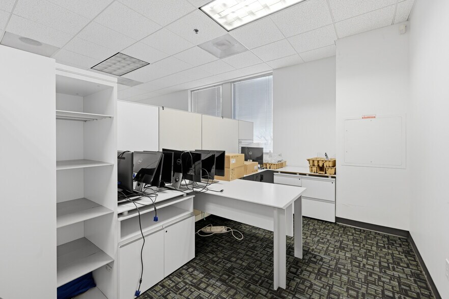 More Photos Of 9170-9190 Camino Santa Fe, San Diego Light Manufacturing For Sale