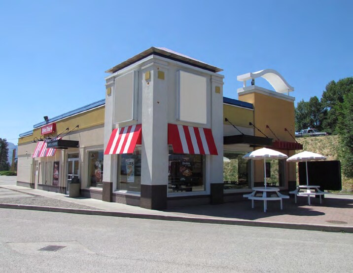 More Photos Of 3620 Gellatly Rd, Westbank Fast Food For Lease