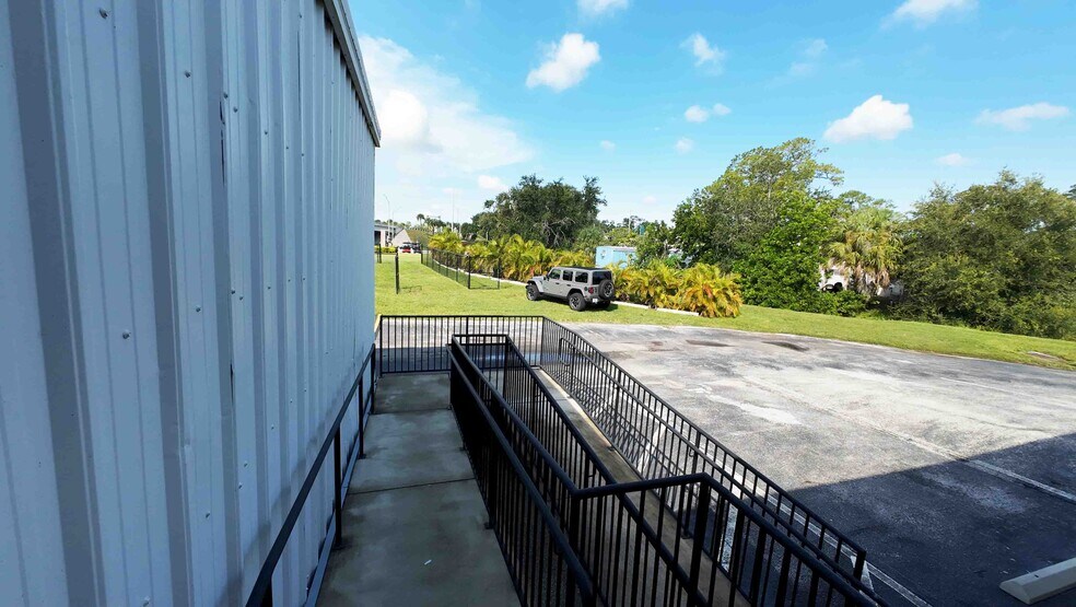 More Photos Of 3600 N 75th Ter, Pinellas Park Loft Creative Space For Lease