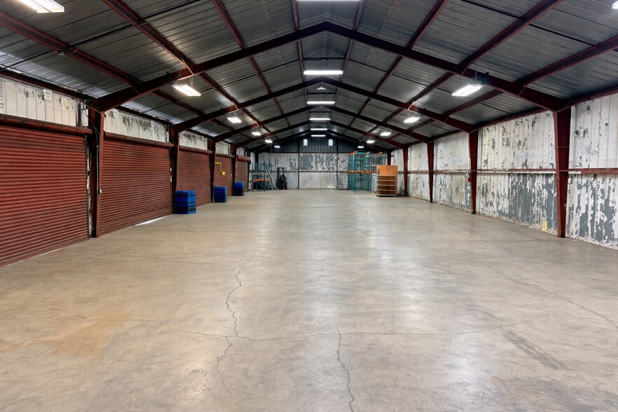 More Photos Of 604 McClary Ave, Oakland Warehouse For Lease