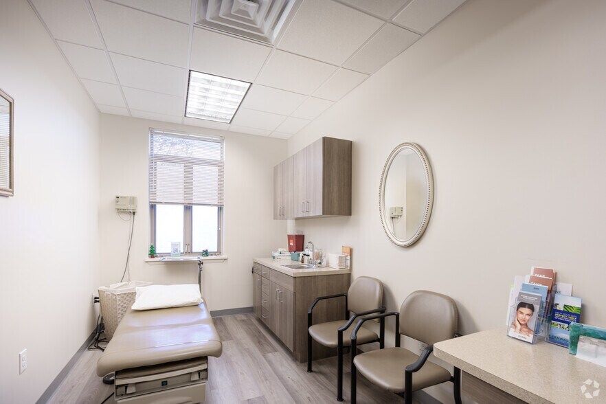 More Photos Of 500 Grove St, Haddon Heights Medical For Lease