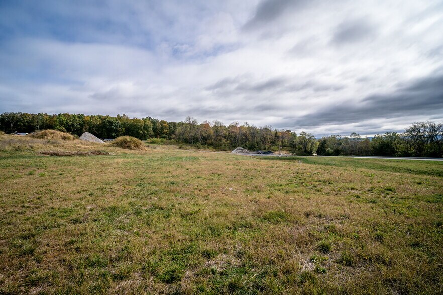 More Photos Of tbd White Hill Road, Staunton General Retail For Lease