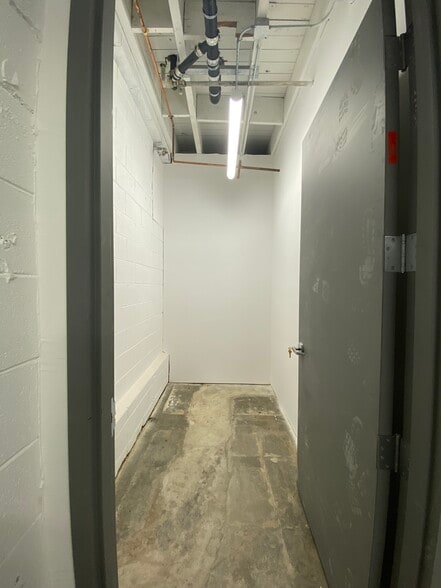 More Photos Of 901 E 31st St, Los Angeles Manufacturing For Lease