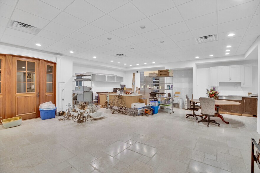 More Photos Of 2216 US 1, Vero Beach General Retail For Sale