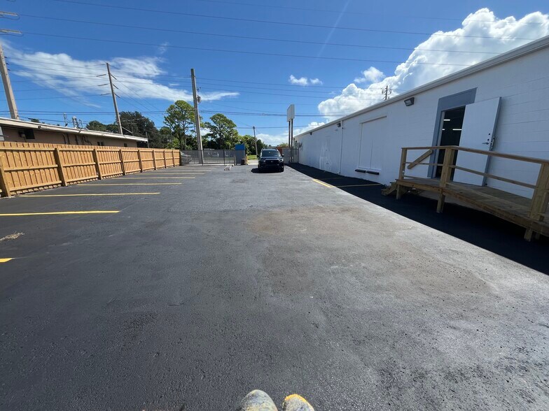 More Photos Of 411 Clearlake Rd, Cocoa Service For Lease