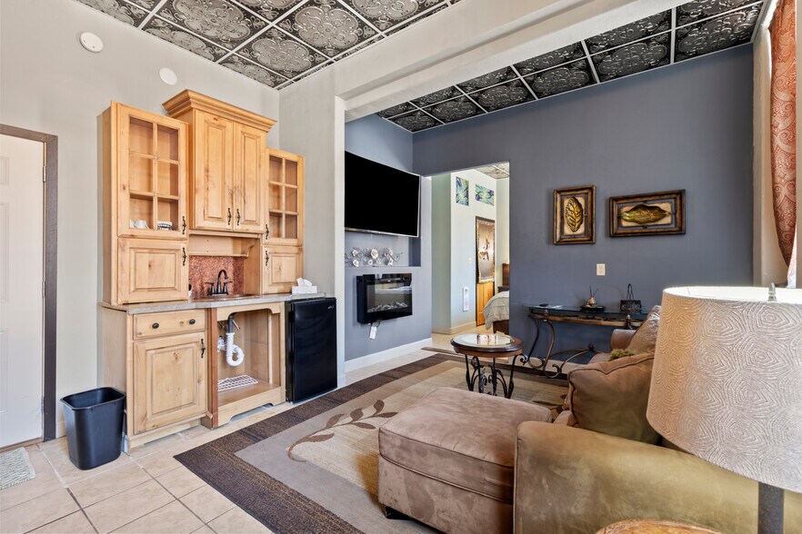 More Photos Of 603 N River St, Hot Springs Hotel For Sale