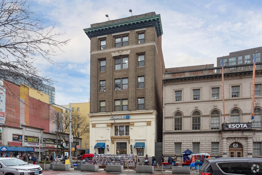 More Photos Of 161-10 Jamaica Ave, Jamaica Office For Lease