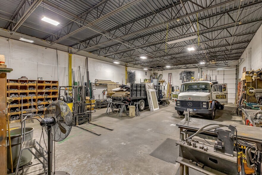 More Photos Of 22 Colt Ct, Ronkonkoma Warehouse For Sale