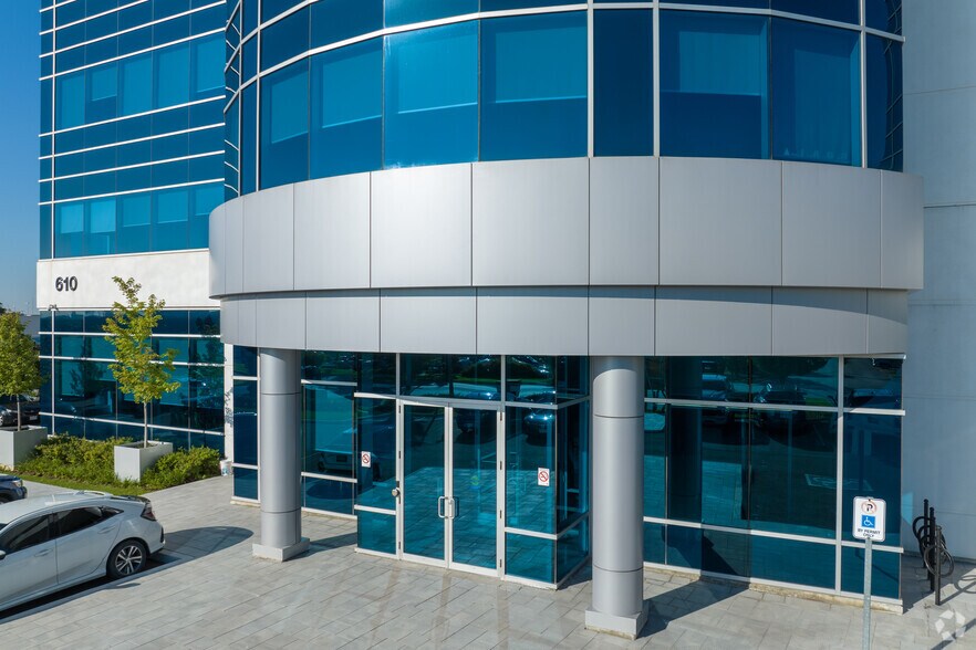 More Photos Of 610 Applewood Cres, Vaughan Office For Lease