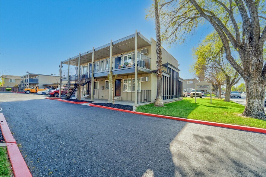 Primary Photo Of 133 W I St, Los Banos Apartments For Sale