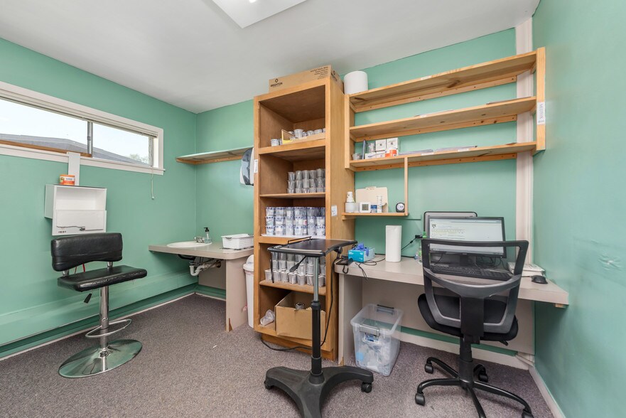 More Photos Of 1507 S College Ave, Bryan Medical For Sale