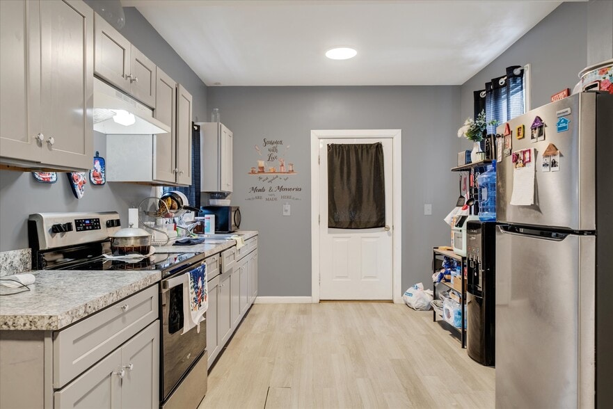 More Photos Of 101 E Colliery Ave, Tower City Storefront Retail Residential For Sale