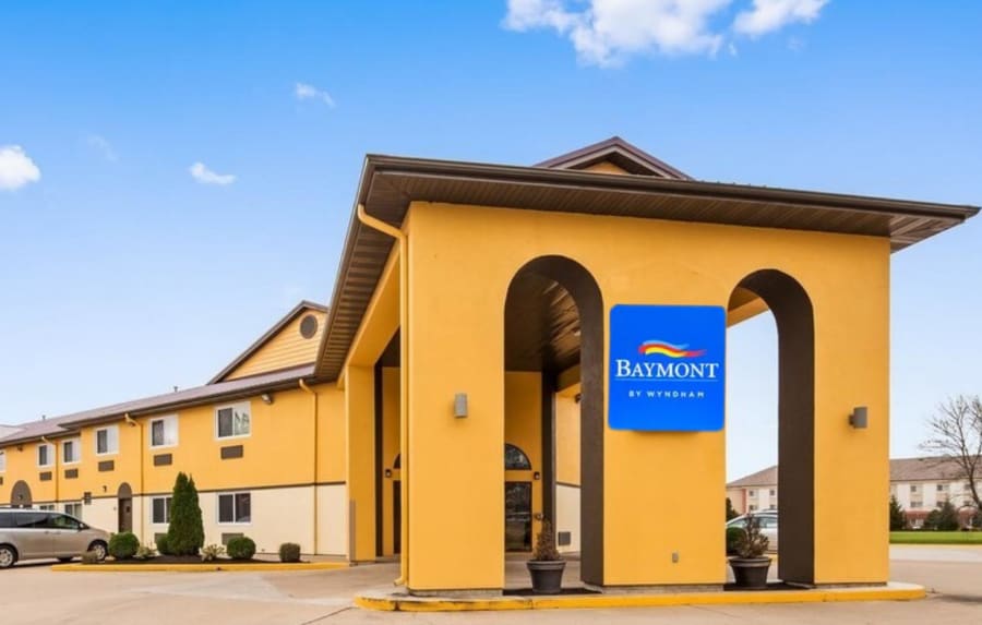 Primary Photo Of 360 Eastgate Dr, Danville Hotel For Sale