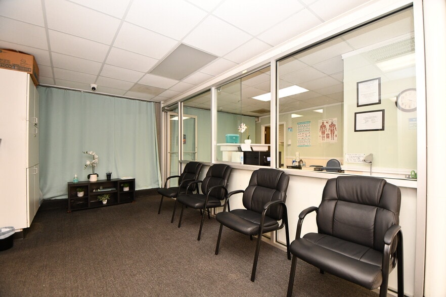 More Photos Of 7118 Harrisburg Blvd, Houston Medical For Sale