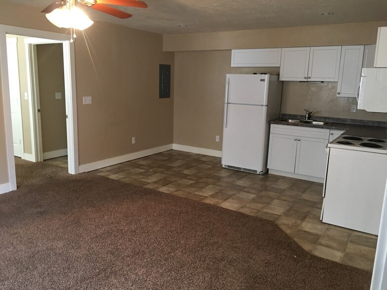 More Photos Of 211 1st St Ne, Halliday Hotel For Sale