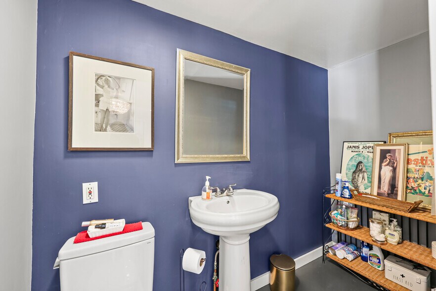 More Photos Of 402 Park St, Housatonic Office For Sale