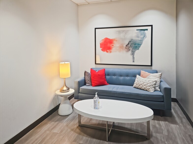 More Photos Of 2000 E Lamar Blvd, Arlington Coworking Space