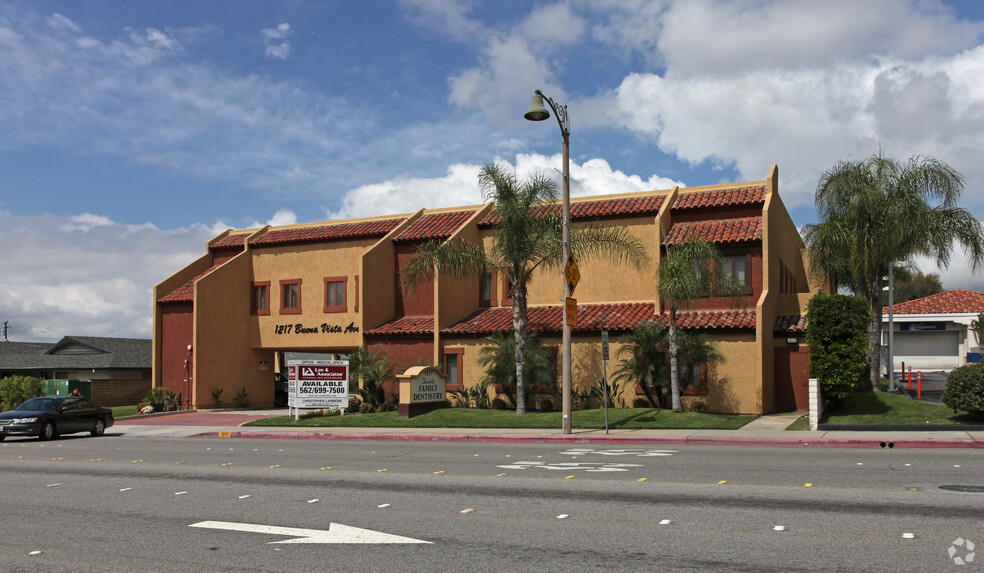 Primary Photo Of 1217 Buena Vista St, Duarte Medical For Lease