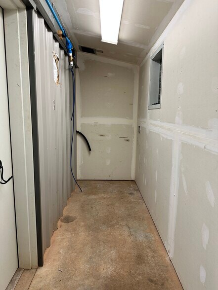 More Photos Of 1115 Ewald Ct, Paradise Manufacturing For Lease