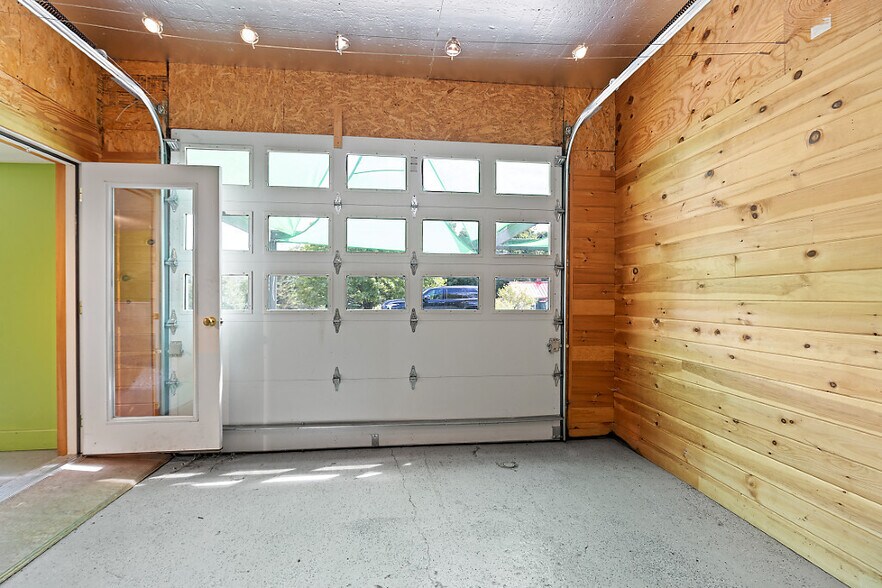 More Photos Of 152 Fairfield St, Oakland Flex For Sale