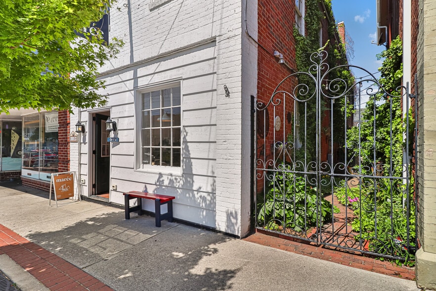 More Photos Of 119 Turner St, Beaufort Storefront Retail Office For Sale
